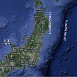 L’isola di Honshu, la principale dell’arcipelago nipponico, con la posizione geografica delle Sanriku Coast e la Japan Trench. In questa zona lo scontro tra le placche tettoniche genera fortissimi terremoti e devastanti tsunami (da Googlemaps, modificata)