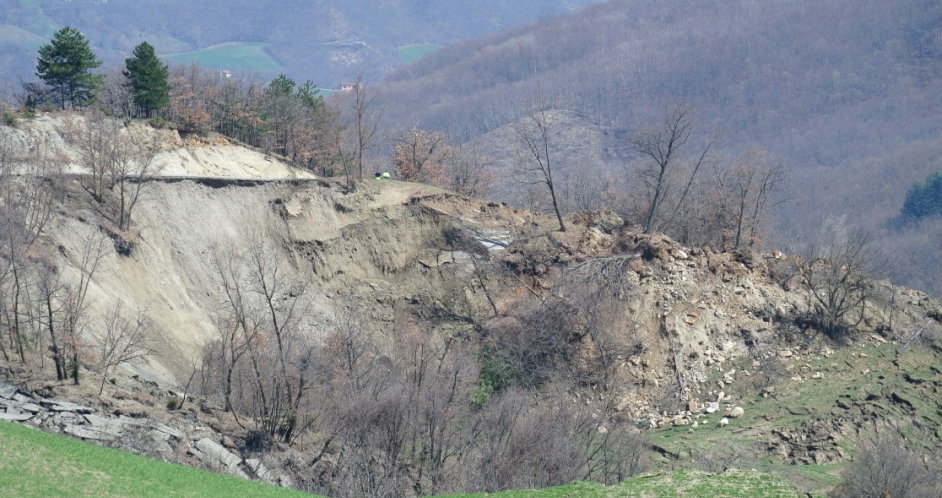 Emergenza Frane In Provincia Di Parma Sta Crollando L Appennino Video