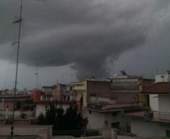 Maltempo In Puglia Forte Temporale Tra Bari E Le Murge Tornado In