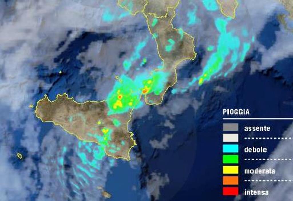 Allerta Meteo Live Notte Tempestosa Al Sud Violenti Temporali In