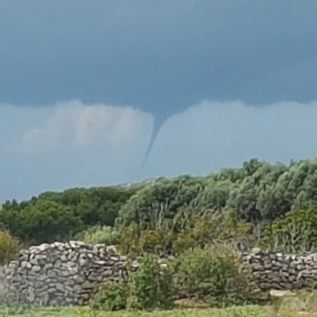 Ancora Maltempo In Sicilia Forti Temporali Sulle Isole Egadi Enorme