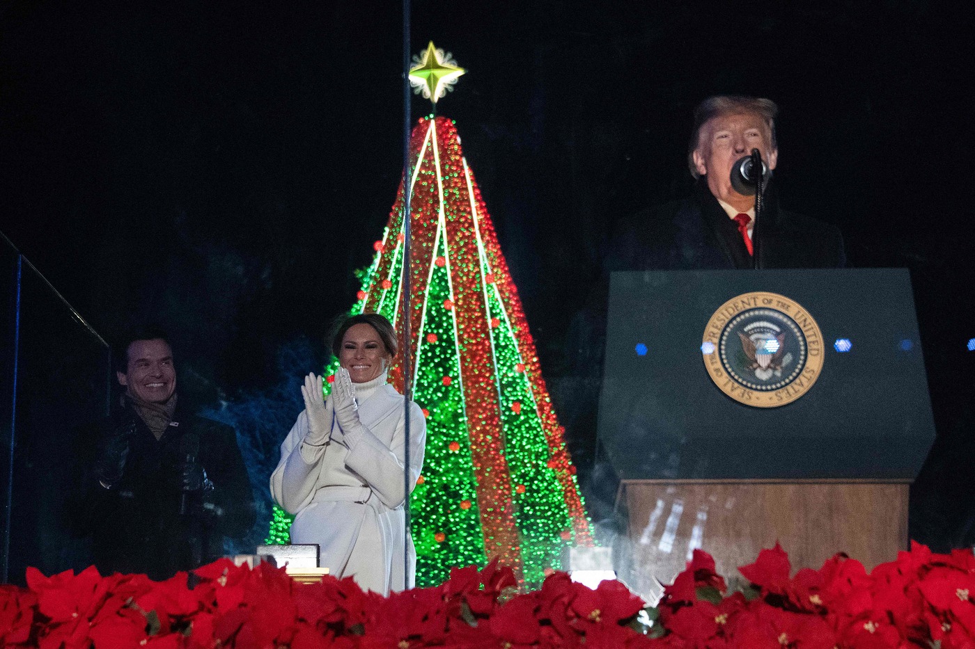 Albero Di Natale Washington.Natale Acceso L Albero Della Casa Bianca A Washington E Del Rockefeller Center A New York Gallery Meteo Web