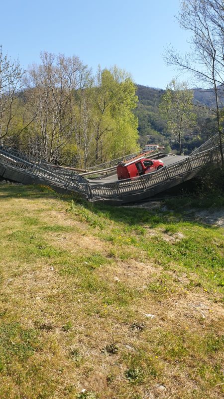 Crolla Ponte In Toscana Il Viadotto Sul Fiume Magra Non Esiste Pi