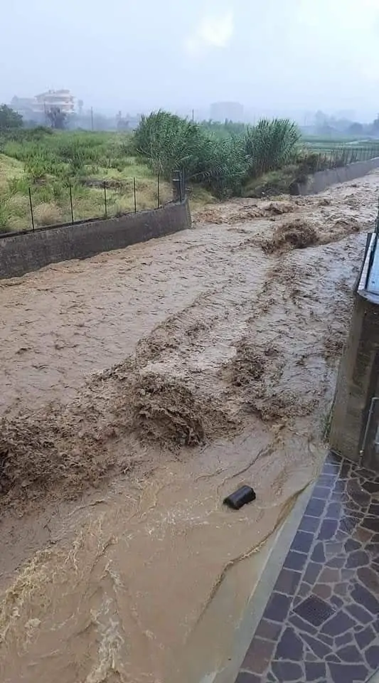 Maltempo Messinese In Ginocchio Alluvione Tra Barcellona Pozzo Di