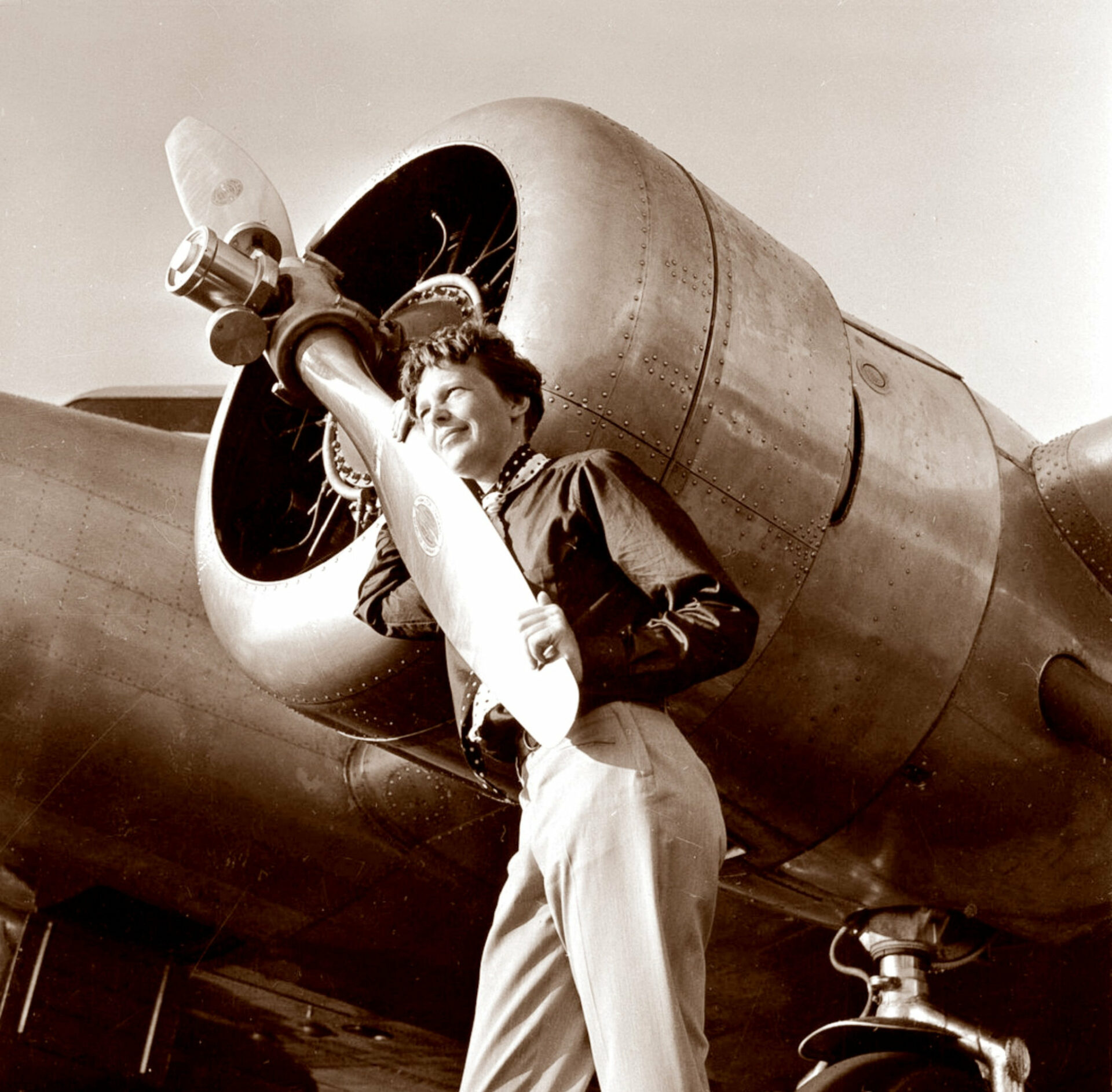 L 11 gennaio 1935 Amelia Earhart è la prima donna a volare in solitaria