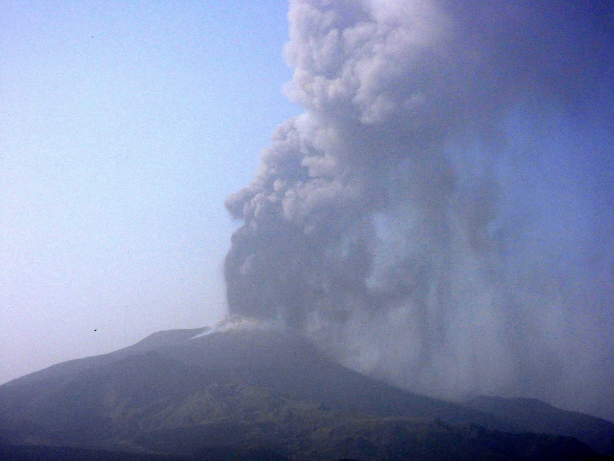 Piovono Lapilli Finisce L Eruzione Dell Etna E I Comuni Limitrofi Si