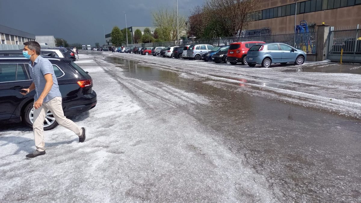 Maltempo Furiose Grandinate Nel Mantovano Chicchi Come Albicocche E