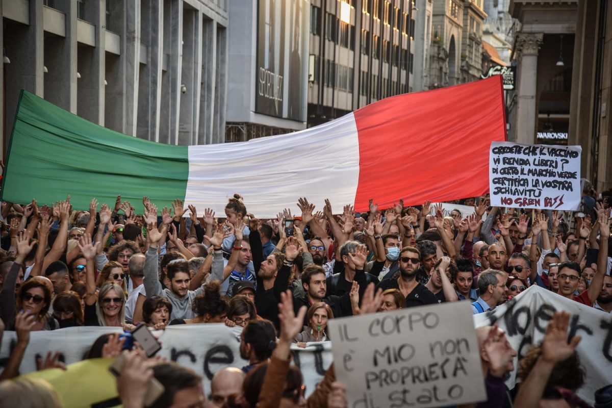 Proteste Contro Il Green Pass Migliaia In Corteo A Milano