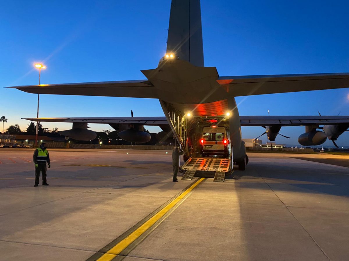 Aeronautica Militare Volo Urgente Da Cagliari A Roma Per Salvare Un