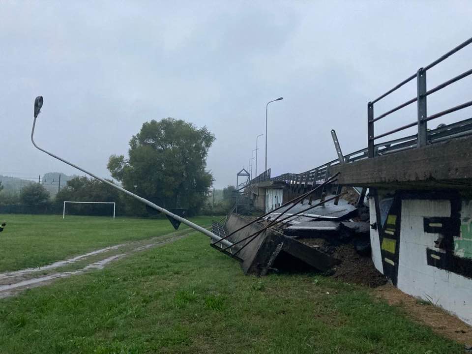 Crolla Parte Di Cavalcavia A Novara Tragedia Sfiorata Foto