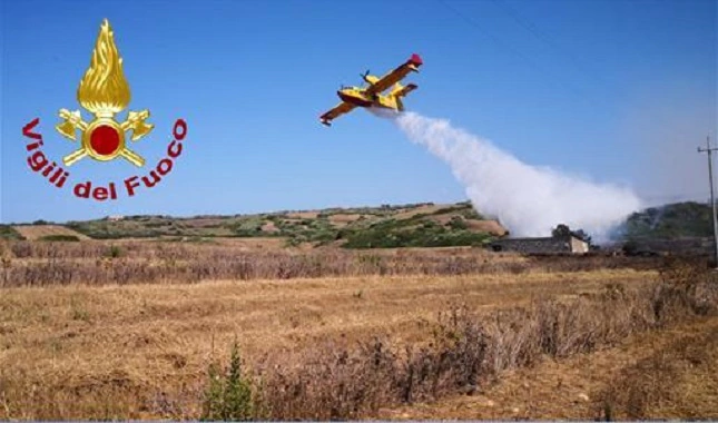 Incendi Nel Sassarese In Azione Canadair Ed Elicottero FOTO