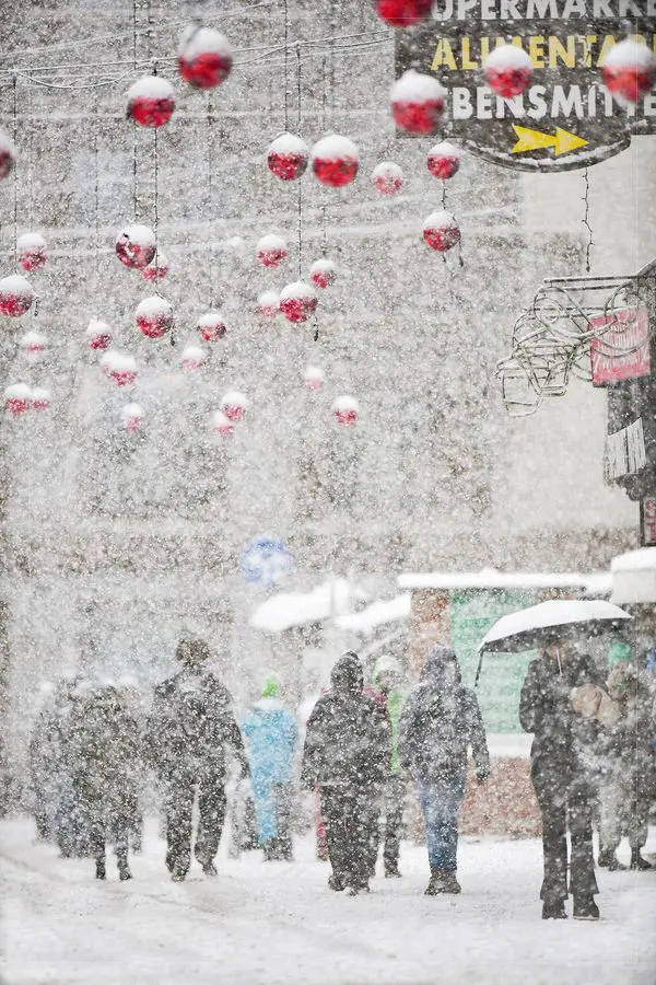 Linverno Resiste Sulle Alpi Di Confine Splendida Nevicata A Livigno