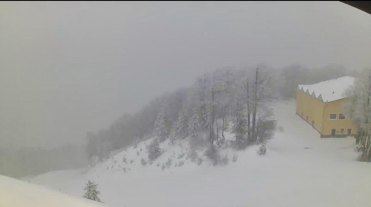 Notte Di Maltempo In Calabria Pioggia E Grandine Tanta Neve In Sila