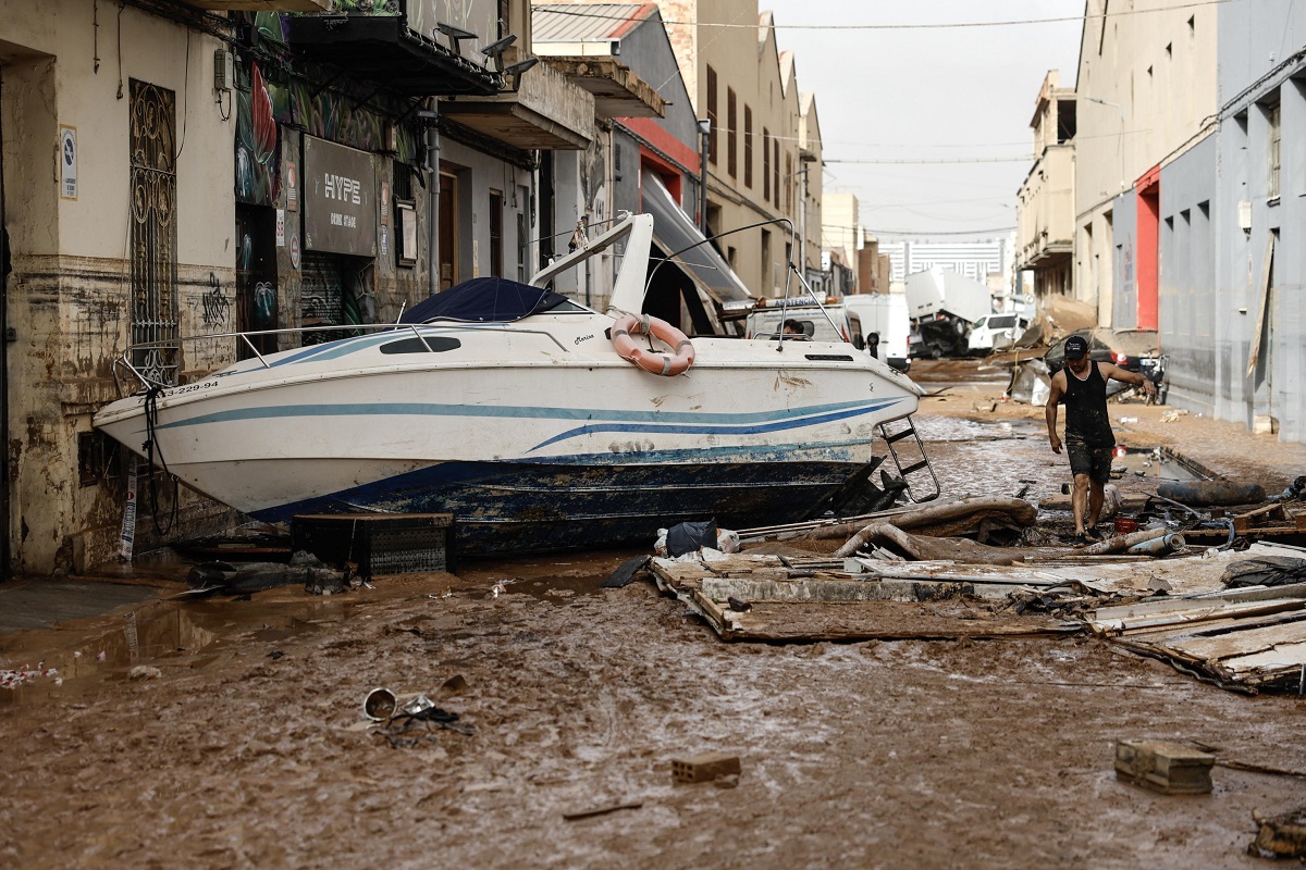 Alluvione In Spagna Recuperati Corpi In Un Garage A Valencia Il