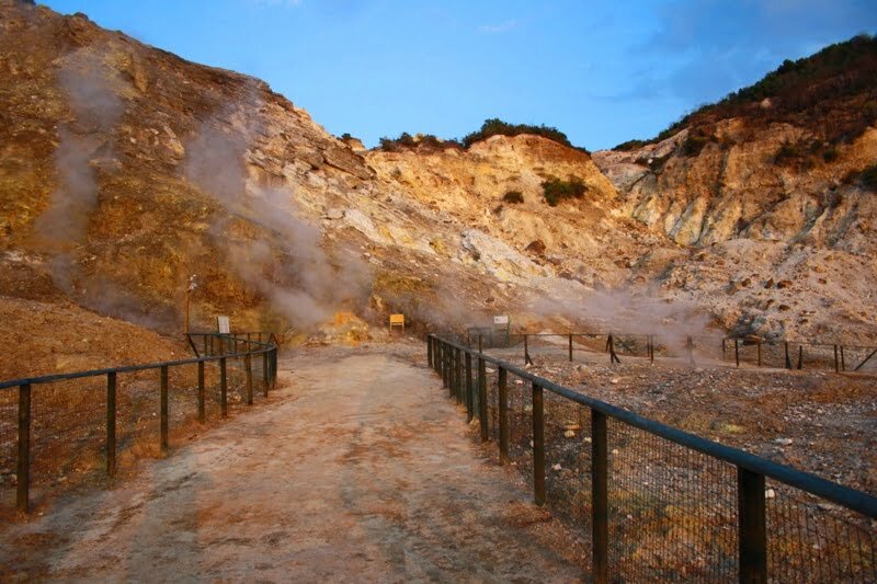 Reportage La Solfatara Di Pozzuoli Dimora Del Dio Vulcano E Ingresso