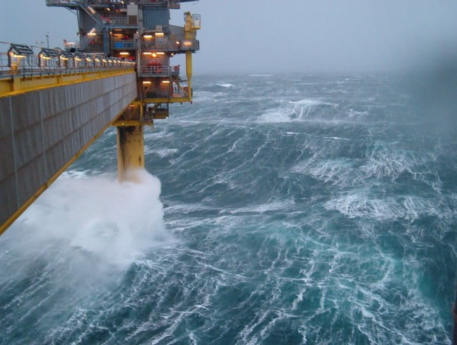 Tempeste Di Vento E Onde Alte Pi Di Metri Nell Atlantico Martedi