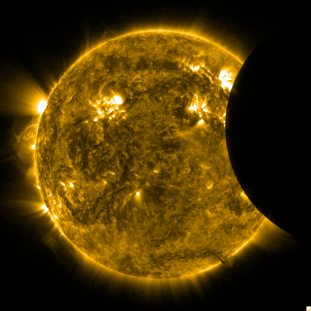 Il video dell'eclissi solare parziale visibile dallo spazio