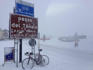 Il Passo del Tonale oggi. Il Giro sarebbe dovuto passare da qui!