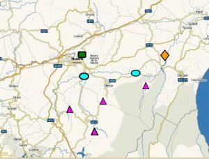 Il progetto schematico di monitoraggio idrogeologico per l’alto bacino del Cedrino. I triangoli fucsia rappresentano i pluviometri, le ellissi celesti gli idrometri, il rettangolo verde la stazione meteo, il rombo giallo la diga sul Cedrino. Un progetto di questo tipo può costare all’incirca soltanto 75mila euro: sviluppando un’accurata ed immediata salvaguardia della popolazione, trova pochi rivali nel rapporto sicurezza-prezzo (da G. Petrucci)