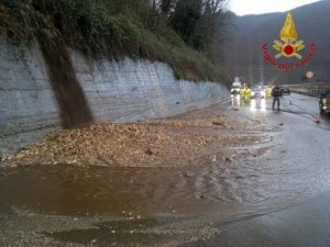 Maltempo: in Irpinia fango e detriti su tratto A16