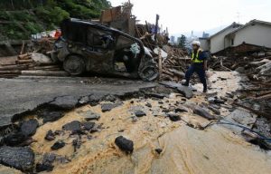 TOPSHOTS-JAPAN-WEATHER-LANDSLIDE-DISASTER