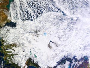 Il fenomeno del "Black sea effect snow" ripreso dalle immagini satellitari della NASA