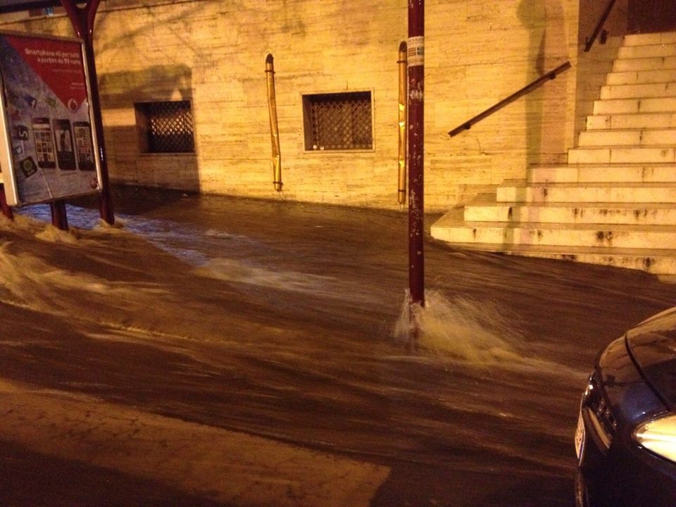 Maltempo, Reggio Calabria In Ginocchio Dopo Il Forte Temporale Notturno ...