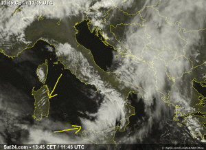 Lo sviluppo delle "onde orografiche" fra la Sardegna e la Sicilia messo in evidenza dal satellite visibile