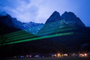 G7 Projection on Alps Mountains near Schloss Elmau Projektion beim G7 Gipfel in Schloss Elmau