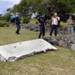 Ritrovati rottami “misteriosi” nell’oceano Indiano, sono i resti dell’MH370 di Malaysia Airlines? Le FOTO