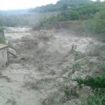 Maltempo, Nord sott’acqua mentre al Sud è estate: 180mm di pioggia a Genova, fiumi in piena, frane e allagamenti [LIVE]