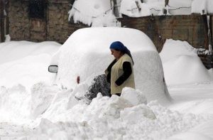 Gli effetti delle forti nevicate sul nord della Turchia