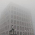 Roma avvolta da una fitta coltre di nebbia [FOTO]