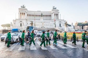 greenpeace  altare della patria trivelle (8)