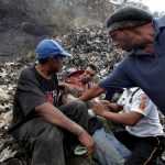 Guatemala, crollo in discarica: soccorritori all’opera [FOTO]