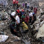 Guatemala, crollo in discarica: soccorritori all’opera [FOTO]