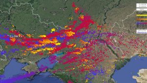 I forti temporali osservati ieri nel sud dell'Ucraina, si nota le intense fulminazioni su una vastissima area