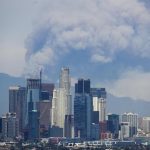 Ondata di caldo record in USA: lo “Sherpa Fire” devasta Los Angeles [GALLERY]