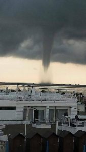 tornado sottomarina (2)