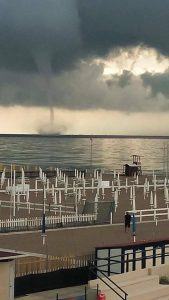 tornado sottomarina (5)