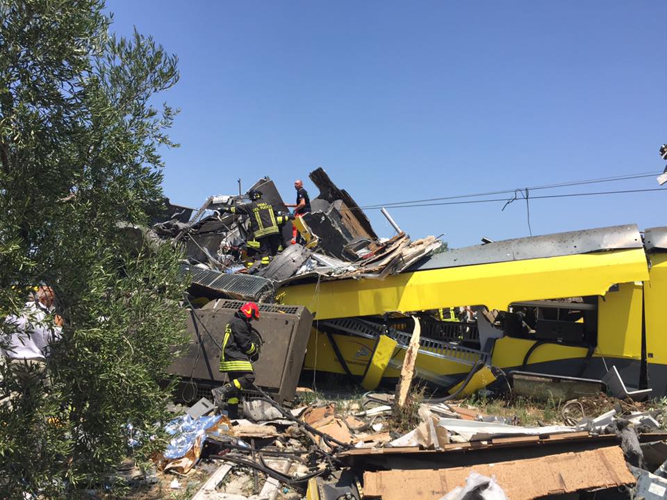 incidente treni puglia