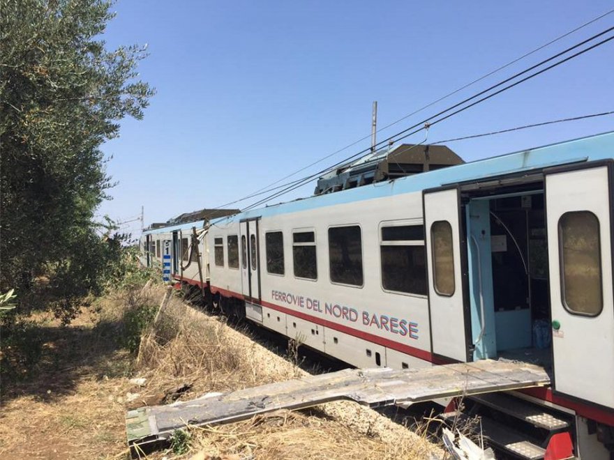 incidente treni puglia