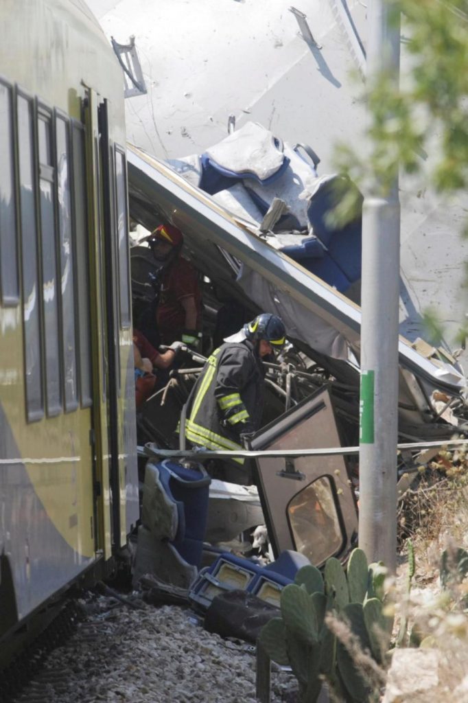 scontro treni Puglia