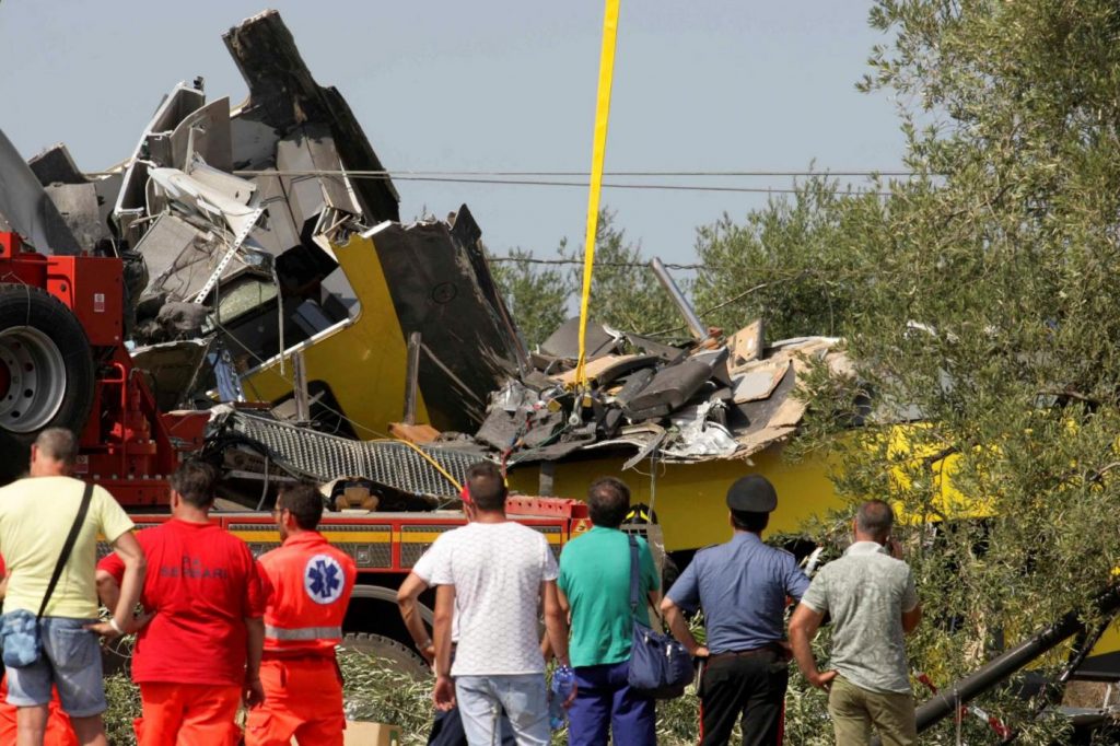 scontro treni Puglia