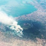 Incendio Vesuvio, il vulcano continua a bruciare da 48 ore: nuovo fronte, cresce la paura [GALLERY]