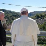 Terremoto Centro Italia: papa Francesco in raccoglimento a Pescara del Tronto [GALLERY]