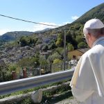 Terremoto Centro Italia: papa Francesco in raccoglimento a Pescara del Tronto [GALLERY]