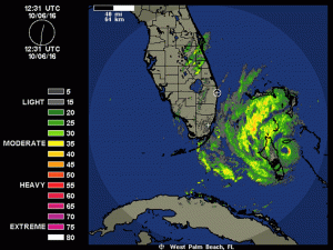 L'uragano "Matthew" visto dalle immagini radar vicino alla Florida meridionale