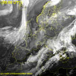 Allerta Meteo, situazione esplosiva al Sud: asfissiante caldo Sahariano nelle zone joniche, clima surreale [LIVE]