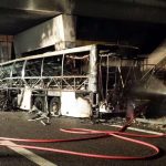 Gravissimo incidente, bus si incendia sull’A4: 16 vittime, corpi carbonizzati [FOTO e VIDEO]